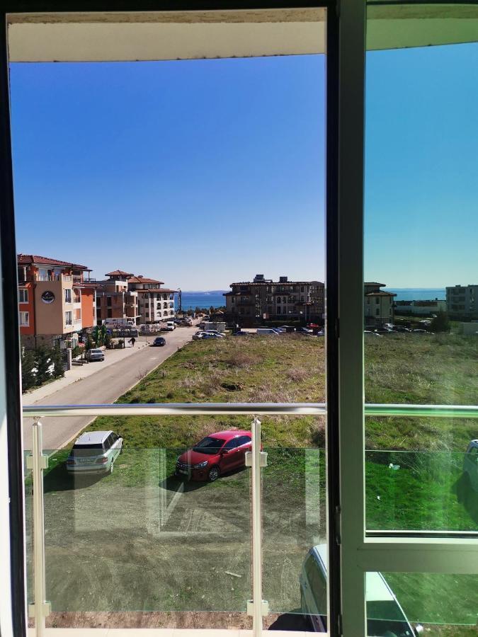 Clara Sea View Lägenhet Burgas Exteriör bild